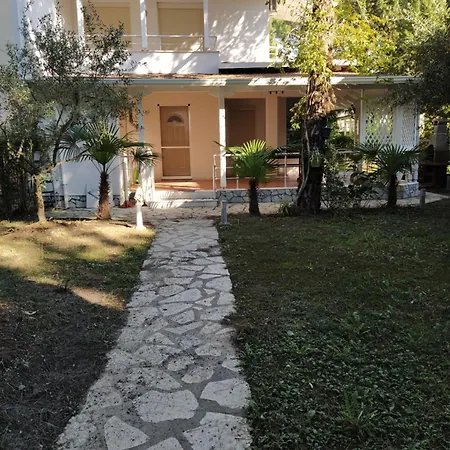 Vacation Home In Gjiri I Lalezit, Lalez, Durrës Buitenkant foto